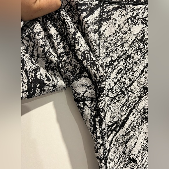 All in Motion Leggings Sz. M - Picture 3 of 9